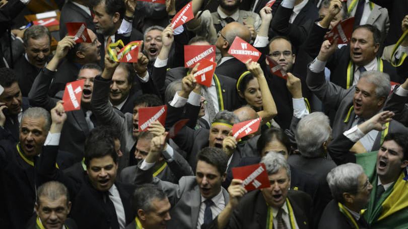 Comissão do impeachment terá reuniões de segunda a sexta