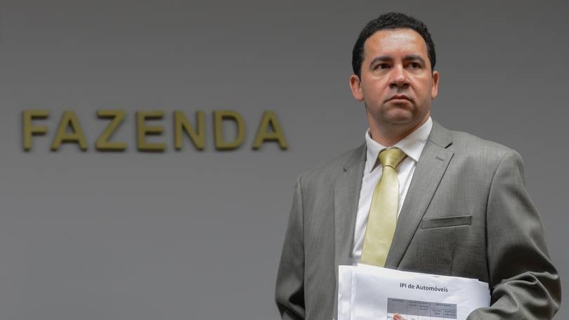 Sem reajustes, serviço público teria crise, diz ministro