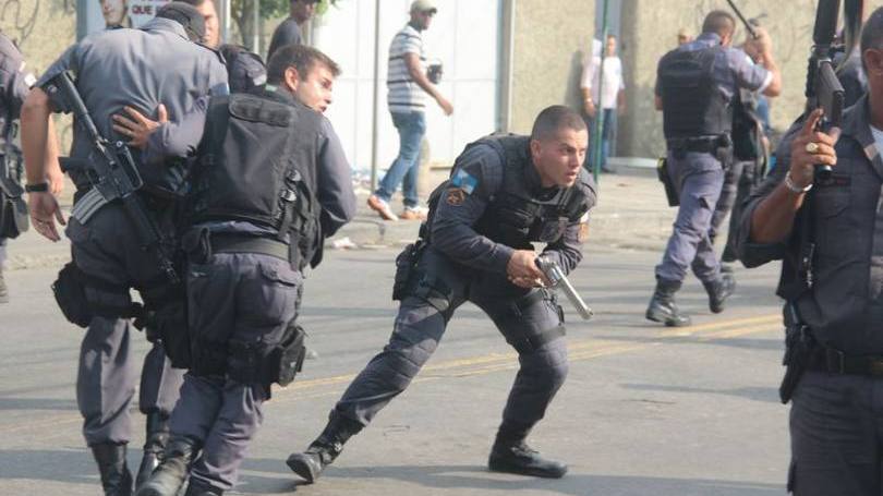 Sobe para 51 número de PMs mortos no Rio em 2016