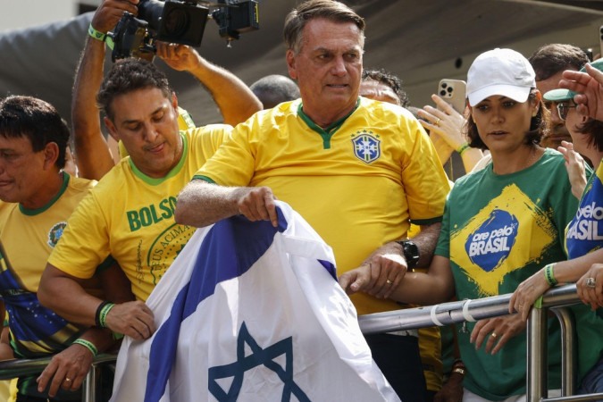 Negativa de golpe, pedido de anistia e ataques terceirizados: o protesto de Bolsonaro em SP em 4 momentos